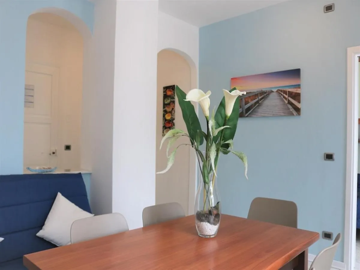 Beachfront Luminous Flat In Bibione - Beahost