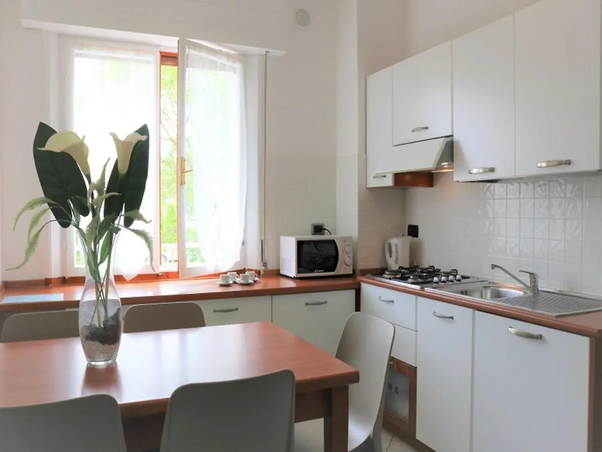 Apartment Beachfront Luminous Flat In Bibione - Beahost