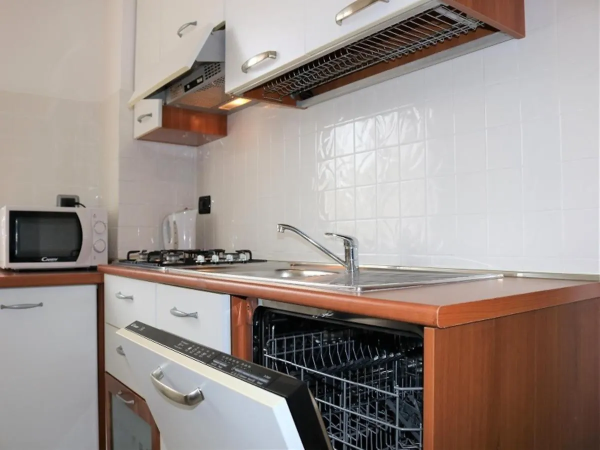Beachfront Luminous Flat In Bibione - Beahost Italy