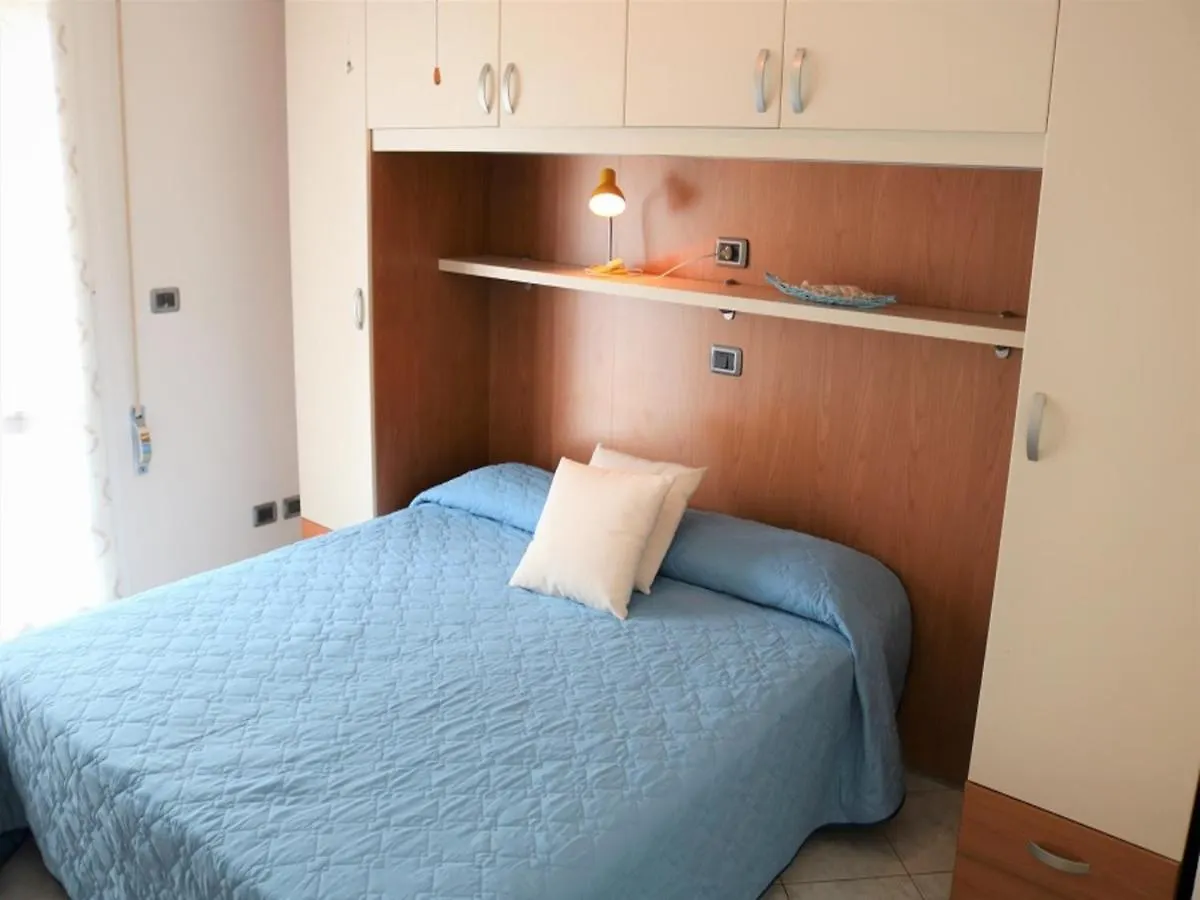Beachfront Luminous Flat In Bibione - Beahost