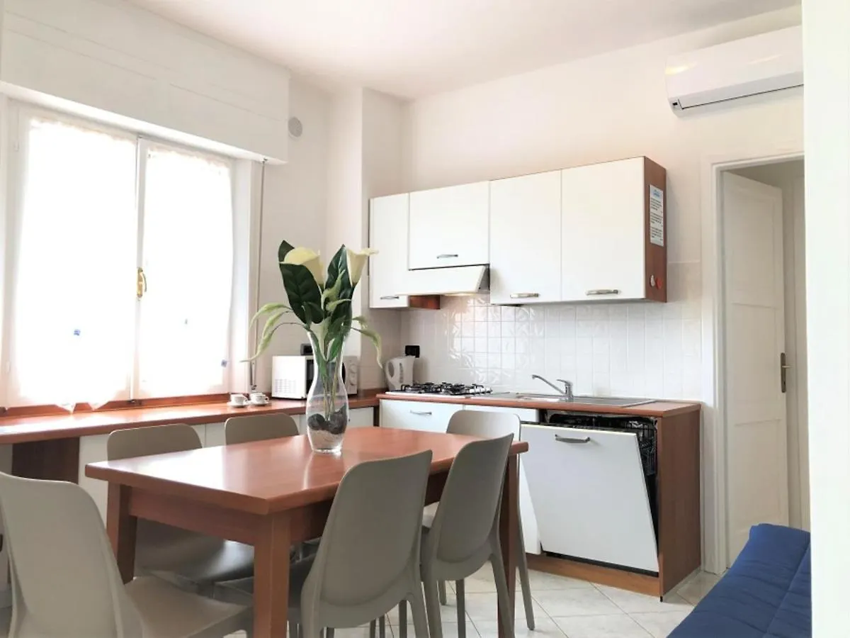 Apartment Beachfront Luminous Flat In Bibione - Beahost Italy