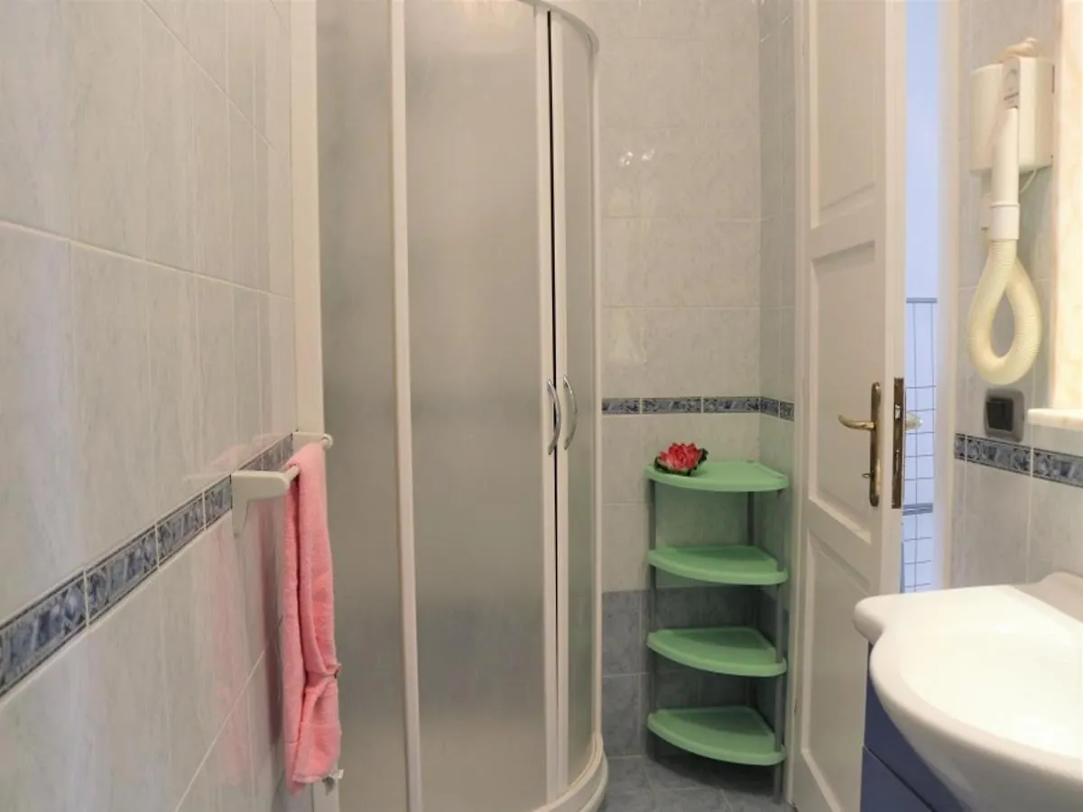 Beachfront Luminous Flat In Bibione - Beahost
