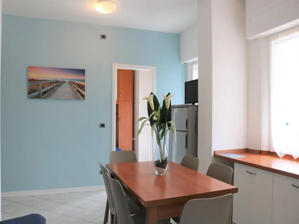 Beachfront Luminous Flat In Bibione - Beahost 0*,  Italy