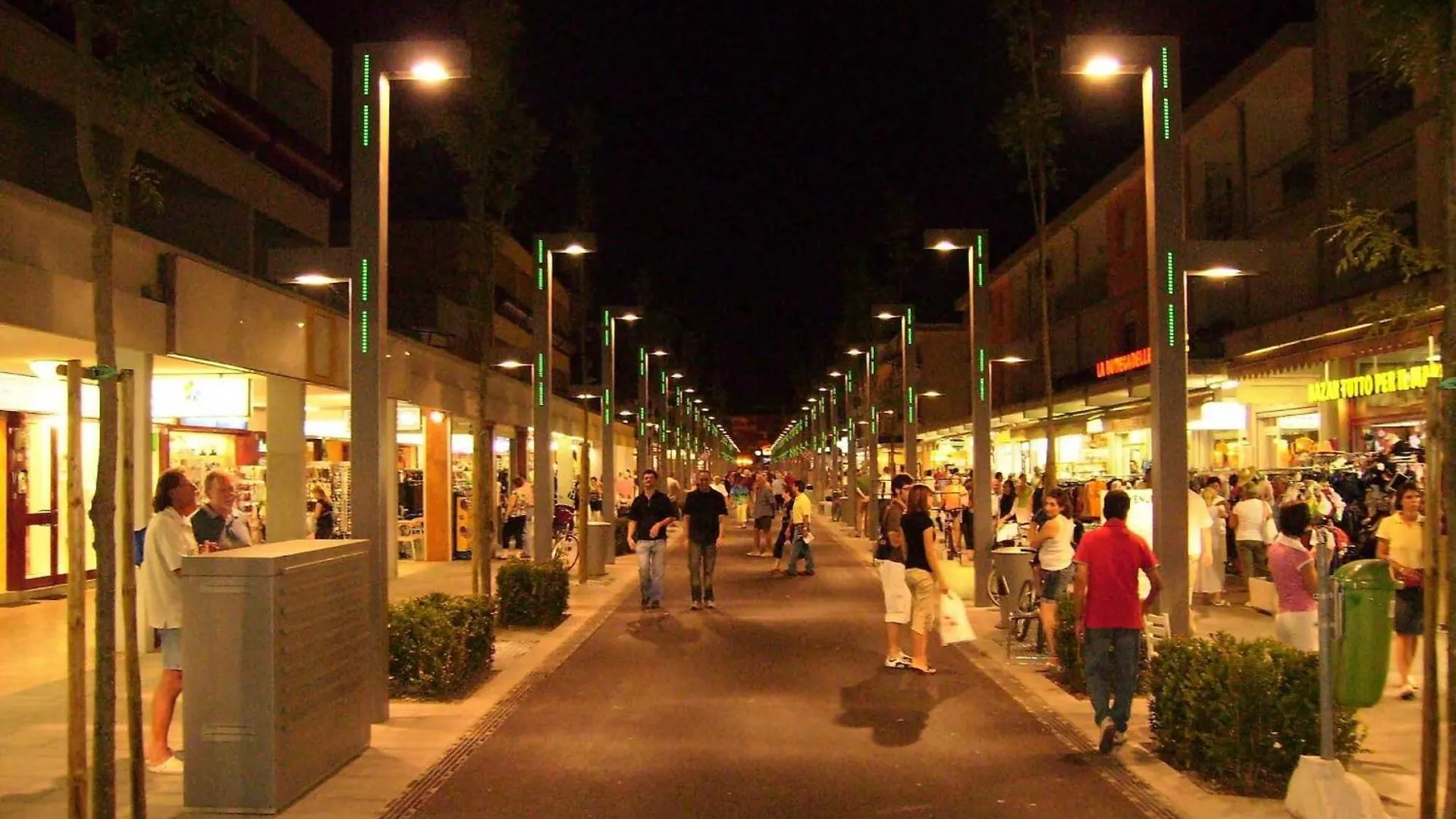 Beachfront Luminous Flat In Bibione - Beahost