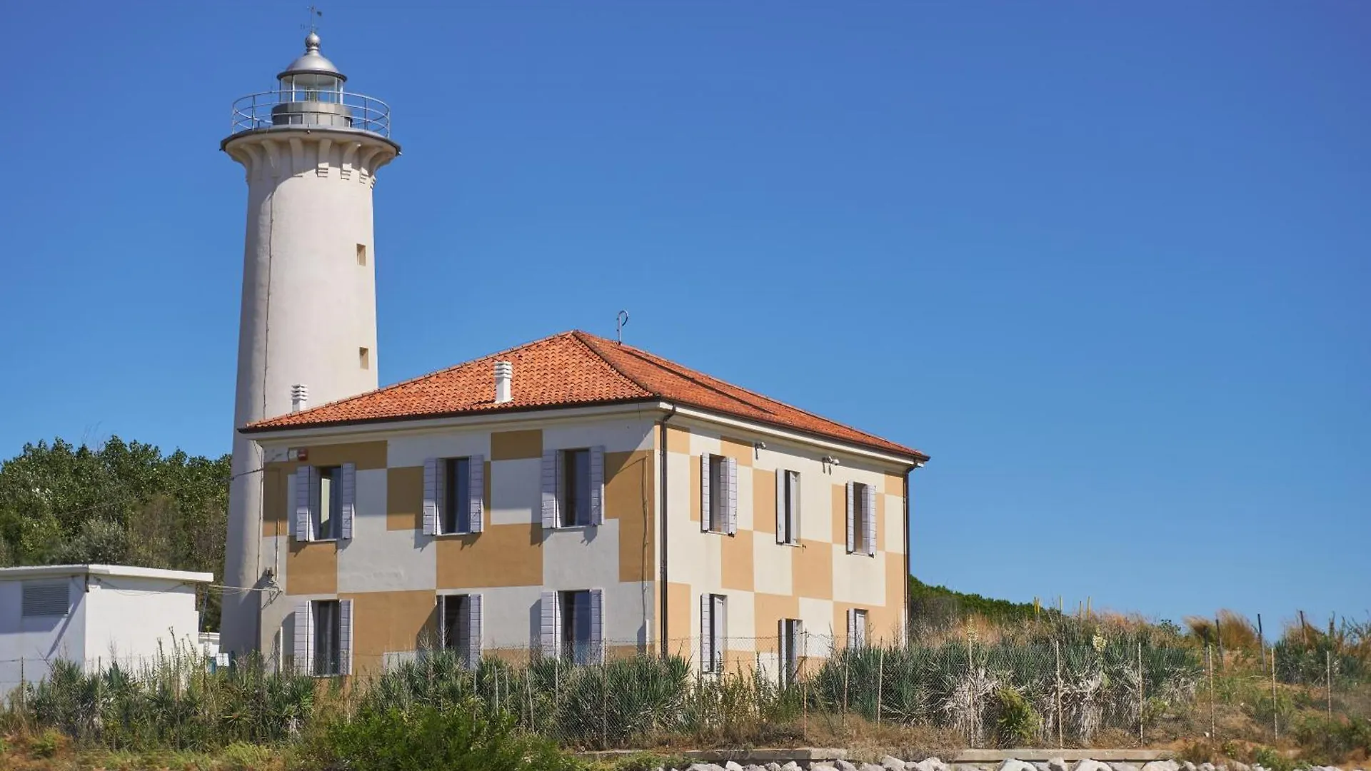 Beachfront Luminous Flat In Bibione - Beahost
